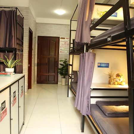 S Phuot Airport Hostel Ho Si Minh-város Kültér fotó