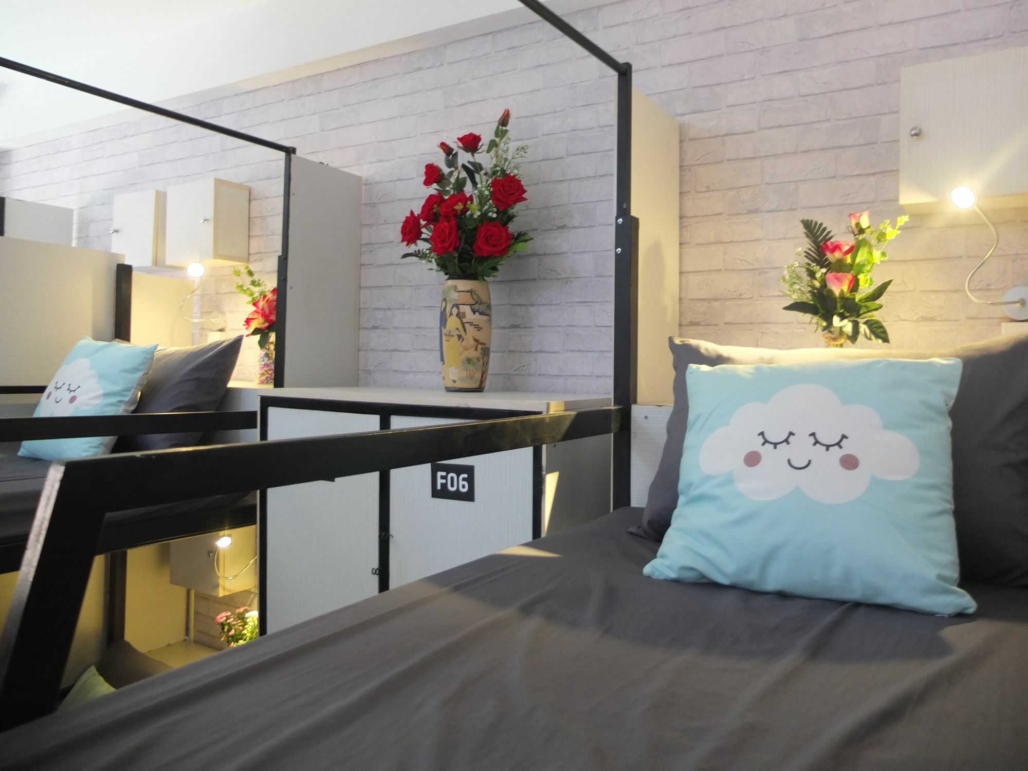S Phuot Airport Hostel Ho Si Minh-város Kültér fotó