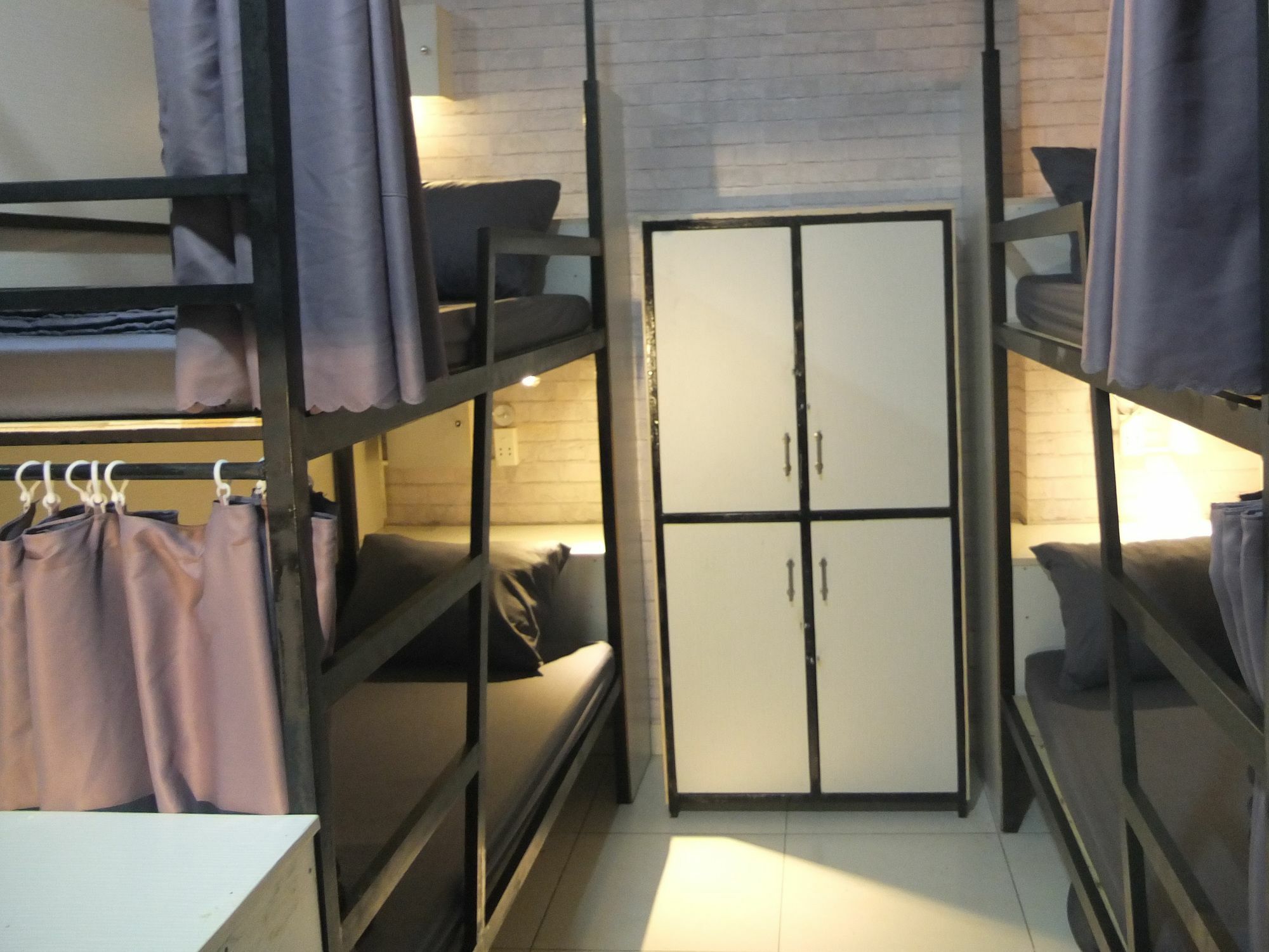 S Phuot Airport Hostel Ho Si Minh-város Kültér fotó