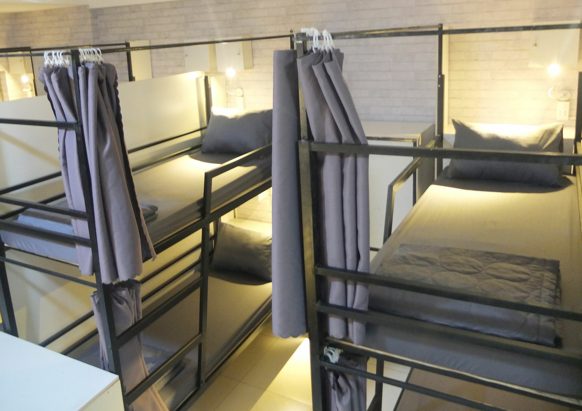S Phuot Airport Hostel Ho Si Minh-város Kültér fotó